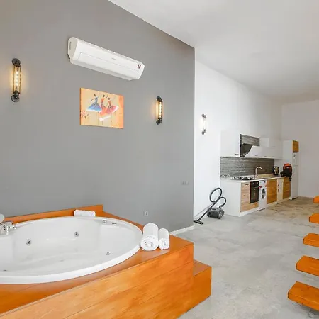 Villa Gece Isolated Honeymoon Heated Pool *
